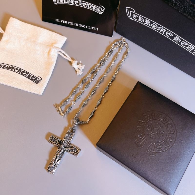 Ch*0me He**ts necklaces